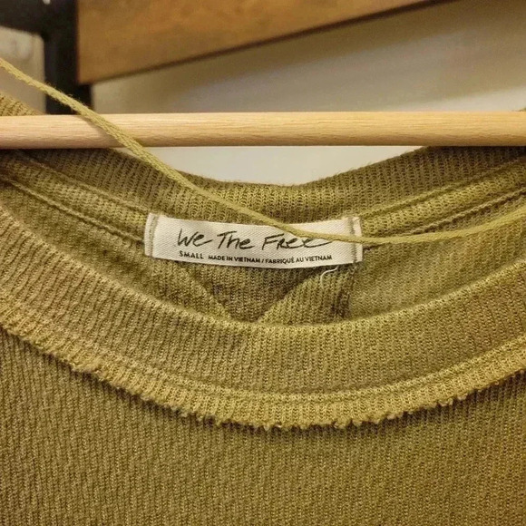 Free People Snowy Thermal Sunstone Green Yellow size S Long Sleeve Split Hem S - Picture 3 of 8